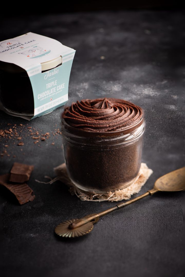 TRIPLE CHOCOLATE CAKE WITH DARK CHOCOLATE GANACHE - 100 GRAMS